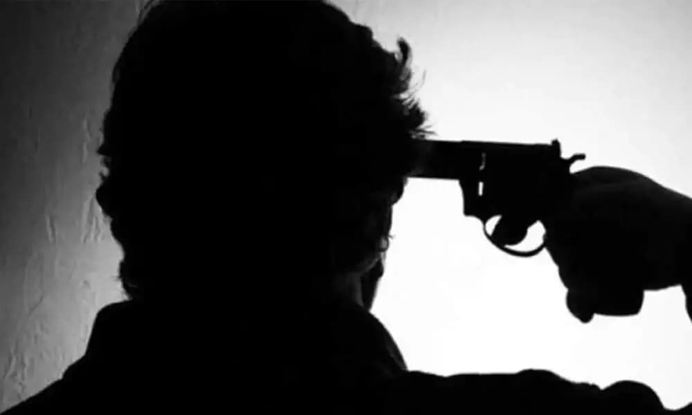 Assam: police officer shot himself in the head with a service pistol inside the police station