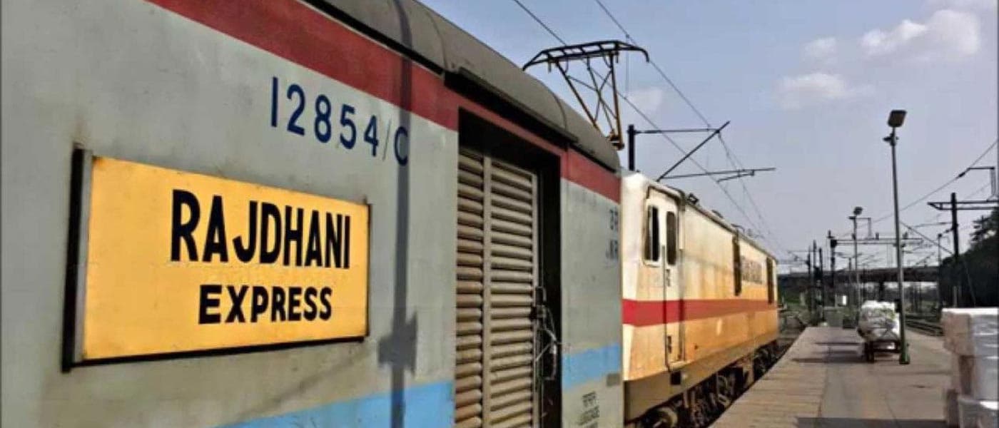 Dense Fog in Delhi Causes Significant Delays for Assam-bound Rajdhani Express and Other Trains