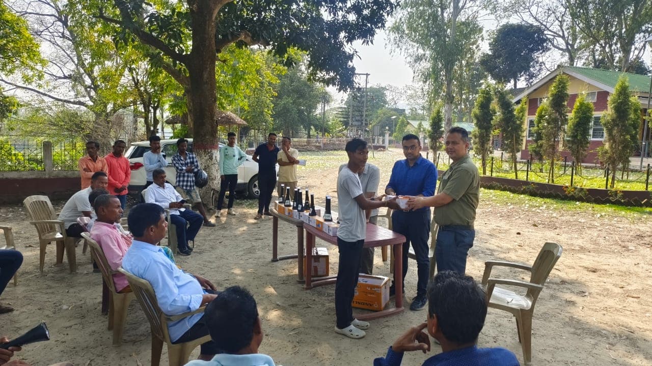 Pobitora WLS fringe villagers provided with torchlights for safety
