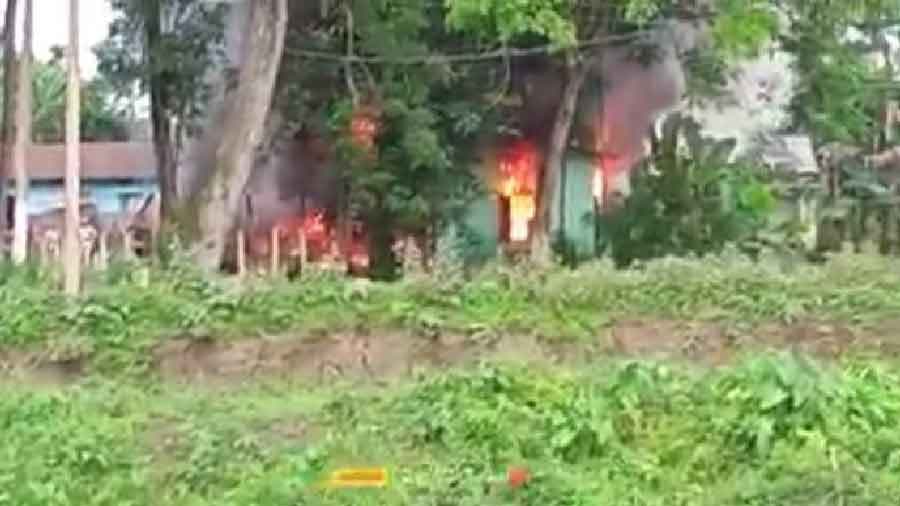 Assam: Men die in Police Custody, Angry mob set fire to the police station