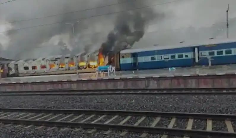 Jammu Guwahati Express Train Set on fire at Bihar's Mohiuddinnagar railway station– Train partially damaged