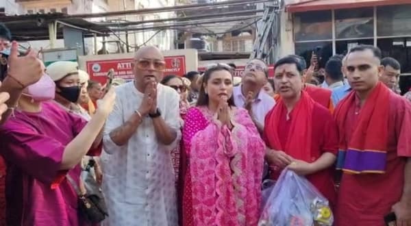 Rani Mukerji visits the Kamakhya Temple