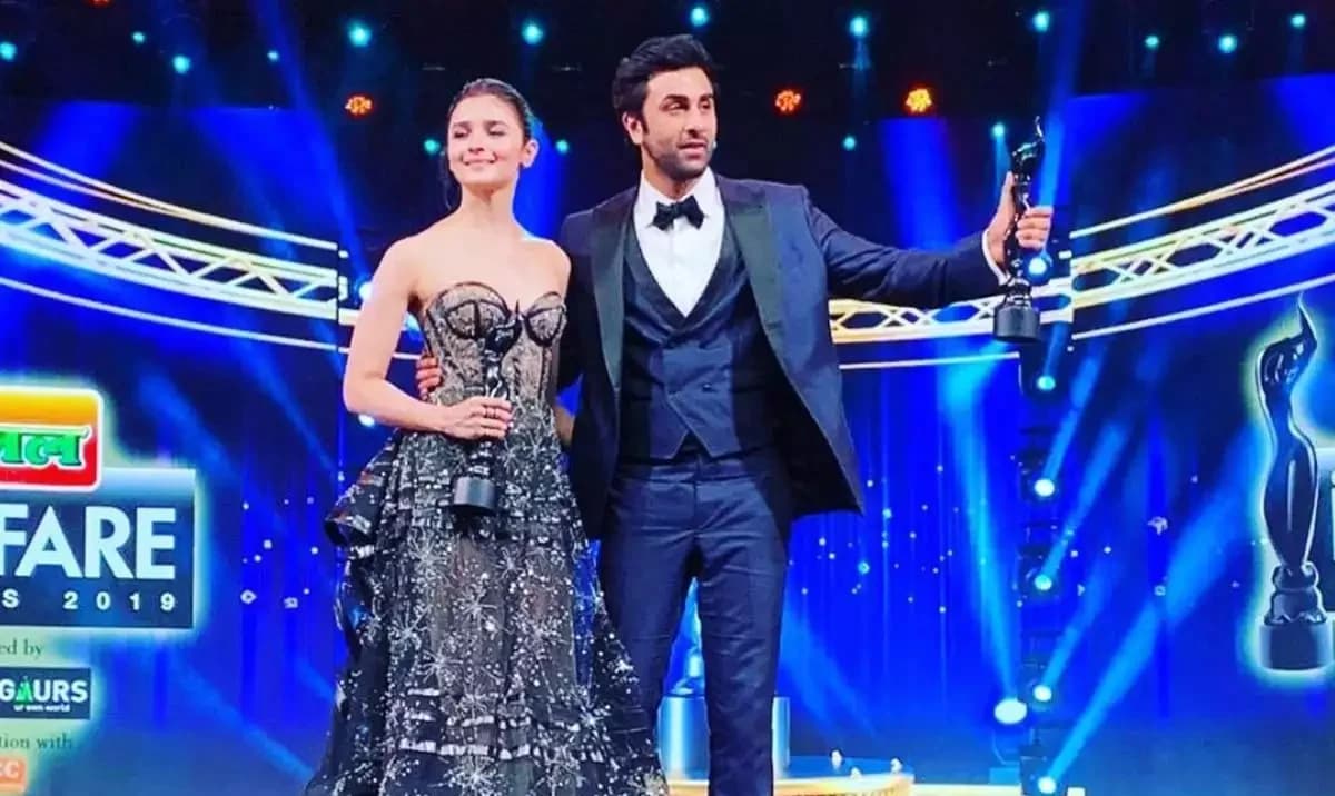 Power Duo Ranbir Kapoor and Alia Bhatt Shine at 69th Filmfare Awards