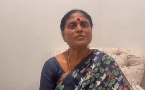 Andhara: Vijayamma appeals to Kadapa voters to support Sharmila