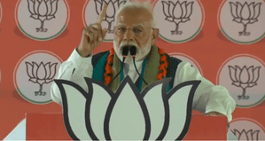 PM Modi uses Hyderabad lingo, takes jibe at AIMIM