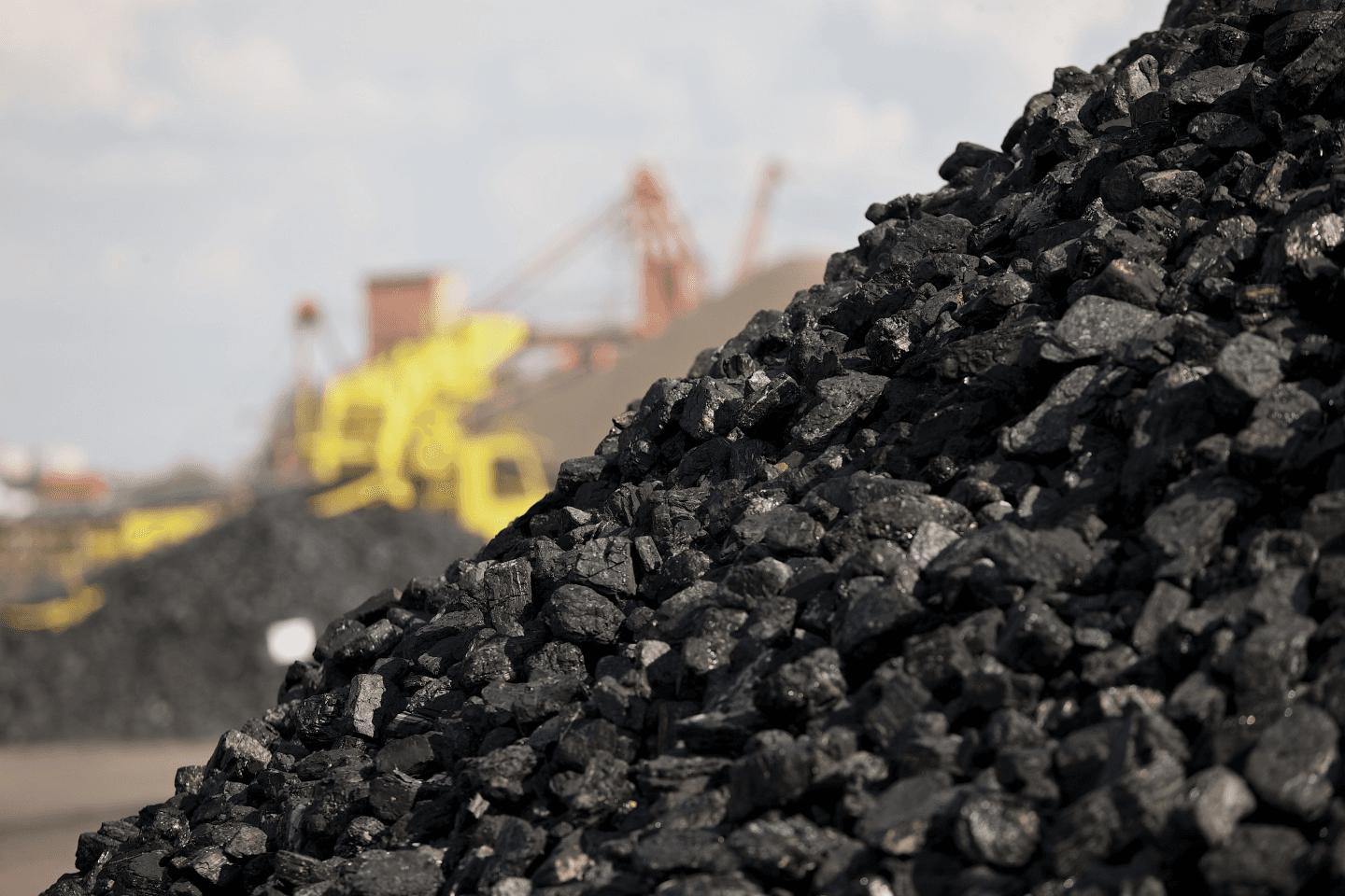 Meghalaya HC Seeks Accountability After 4,000 MT of Illegal Coal Vanishes from Govt-Monitored Depots