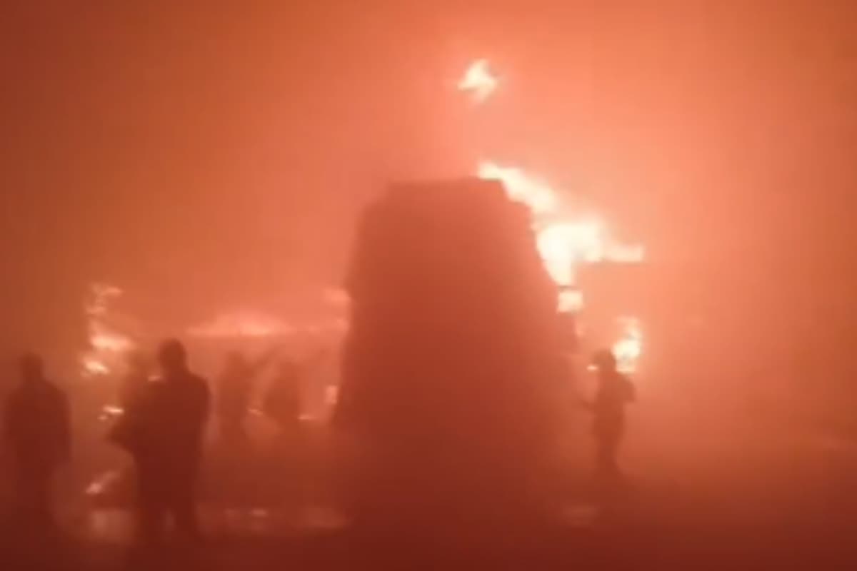 Delhi-Agra Expressway accident : Four Dead as Dense Fog Triggers Massive Pileup on Delhi-Agra Expressway
